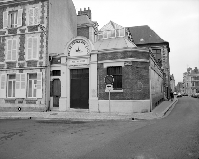 Entrée de la rue vue de la Place saint Michel