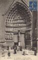 CPA-Cathedrale-sortie-de-messe.jpg