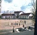 le stade vu de la piscine