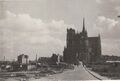 A la sortie de la Guerre, vue très dégagée de la Cathédrale