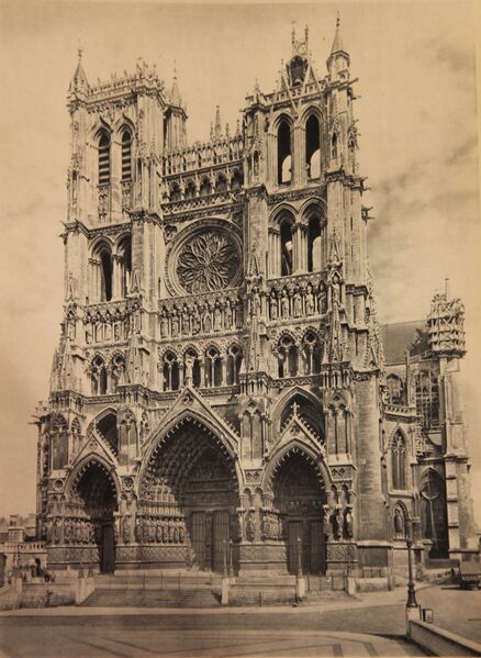 Fichier:Photo-Cathedrale-et-parvis.JPG