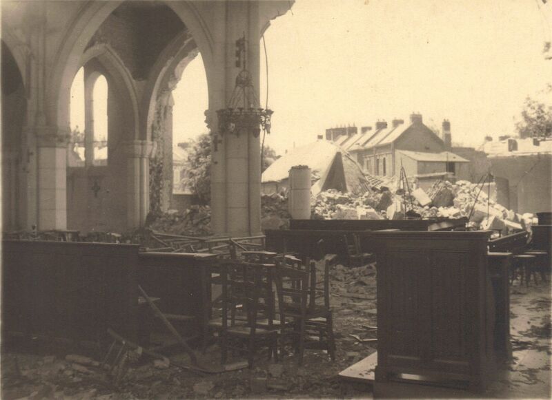 Fichier:Photo-Eglise-detruite-WW2.jpg