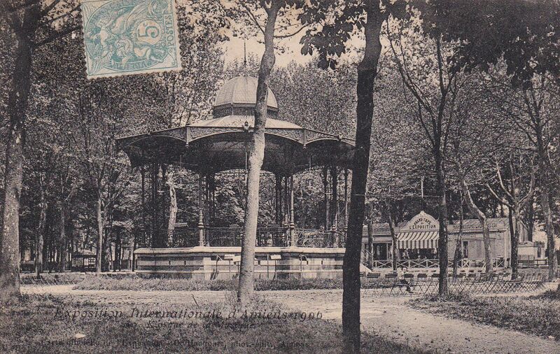 Fichier:CPA-Amiens-exposition-internationale-1906-kiosque.jpg