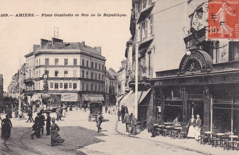Fichier:Amiens-CPA-Place-Gambetta-et-rue-de-la-republique.jpg