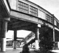passerelle d'accès aux quais en 1960