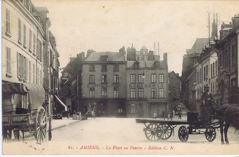Fichier:CPA-Amiens-la-place-au-feurre-CN61.jpeg