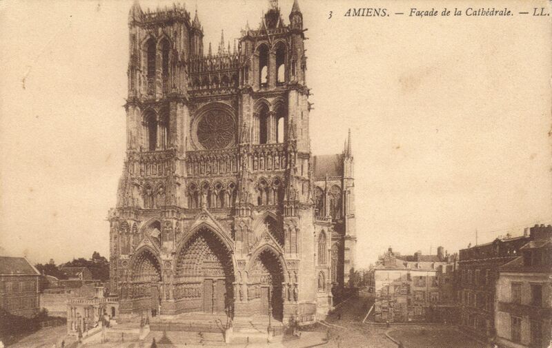 Fichier:CPA-3-facade-de-la-cathedrale.jpg