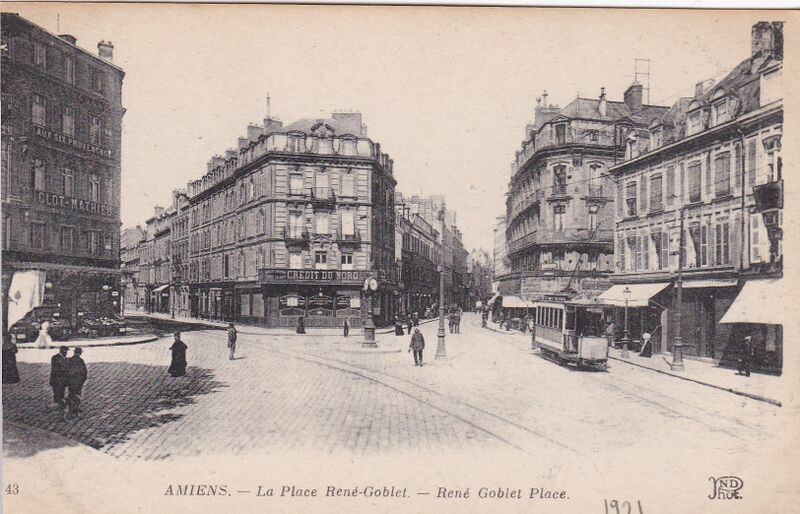 Fichier:CPA-43-Amiens-Place-Rene-Goblet.jpg