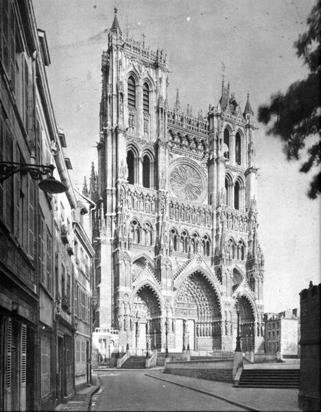 Fichier:Cathedrale-rue-Andre.jpg