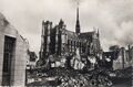 La Cathédrale au milieu des ruines