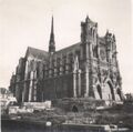 A la sortie de la Guerre, vue très dégagée de la Cathédrale, vue Nord