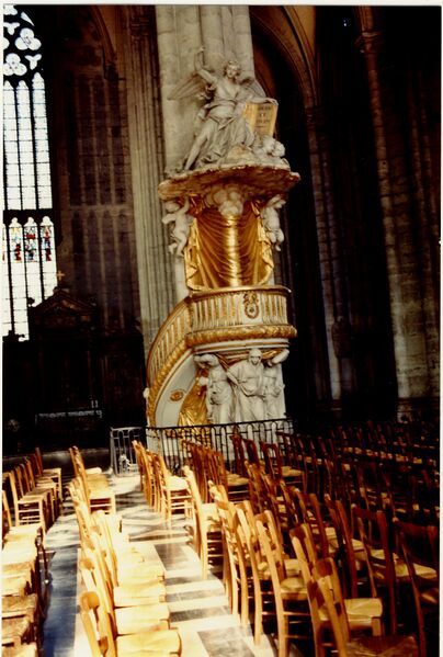 Fichier:Cathdrale Chaire 19 10 1990.jpg