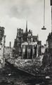 La Cathédrale au milieu des ruines