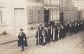 Carte-Photo-Amiens-Procession-Rue-Delpech-Recto.jpg