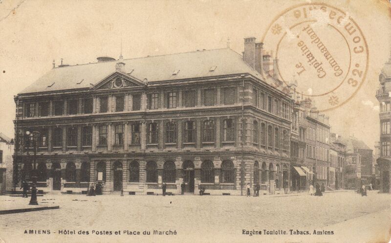 Fichier:CPA-Hotel-des-Poste-Place-du-marche.jpg