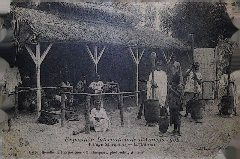 Fichier:CPA-Exposition-internationale-Amiens-1906-Village-sénégalais-la-Cuisine.jpg