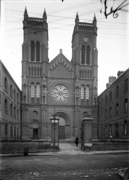 Fichier:Eglise-ste-anne-1905.jpg