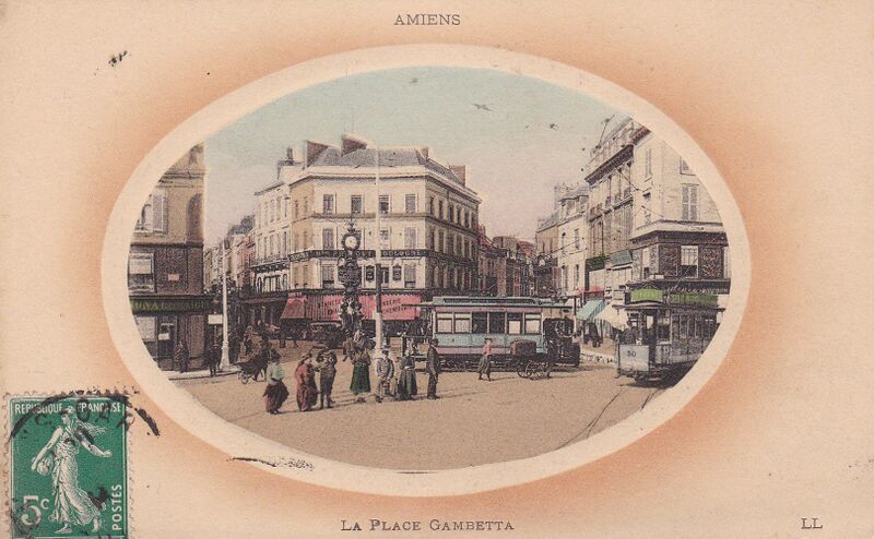 Fichier:CPA-Amiens-LL-La-Place-Gambetta.jpg