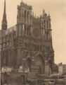 Photo-cathedrale-amiens-ww2-ruines.jpg